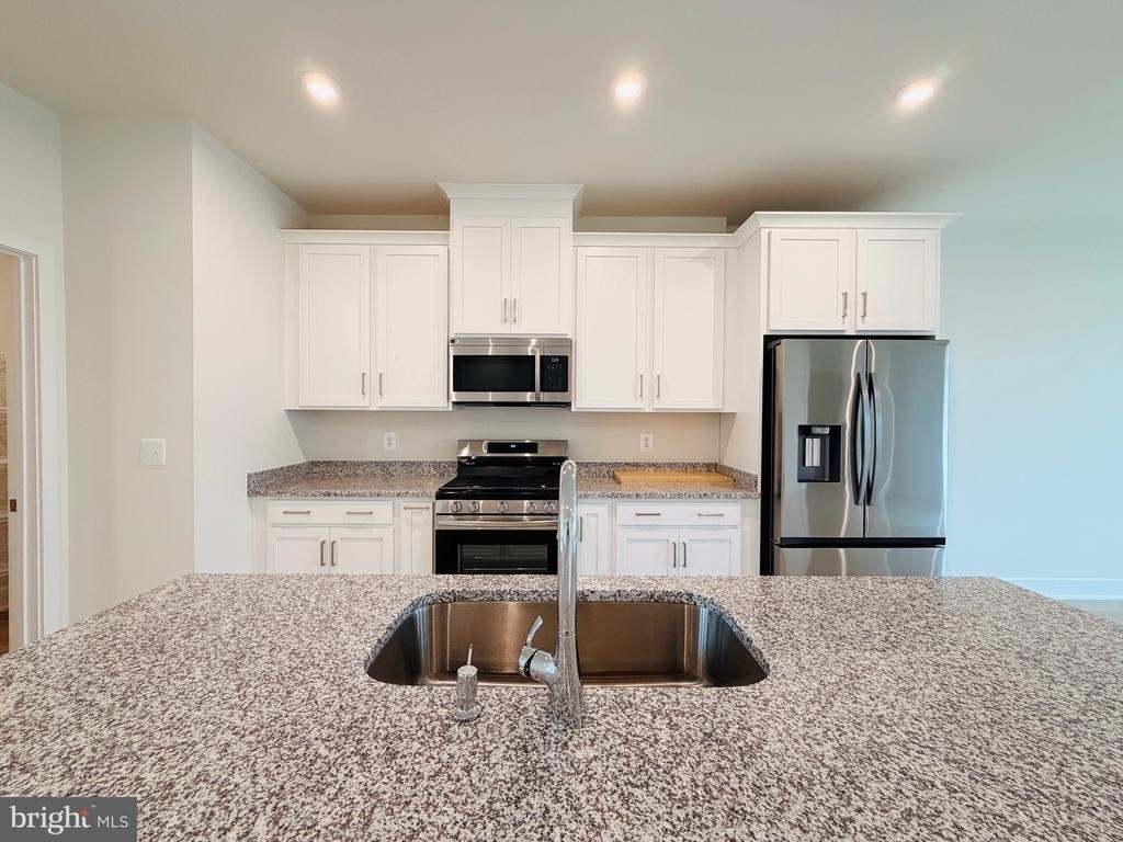 135 Heyford Dr - Photo 7