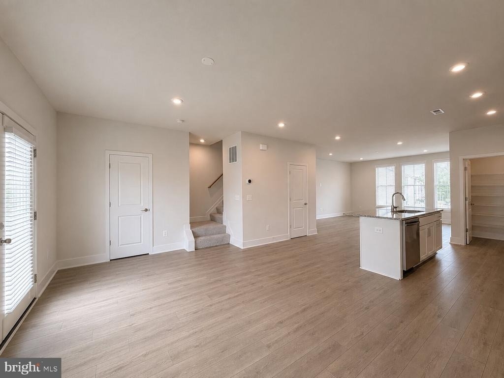 135 Heyford Dr - Photo 32