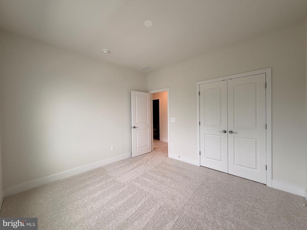 135 Heyford Dr - Photo 11