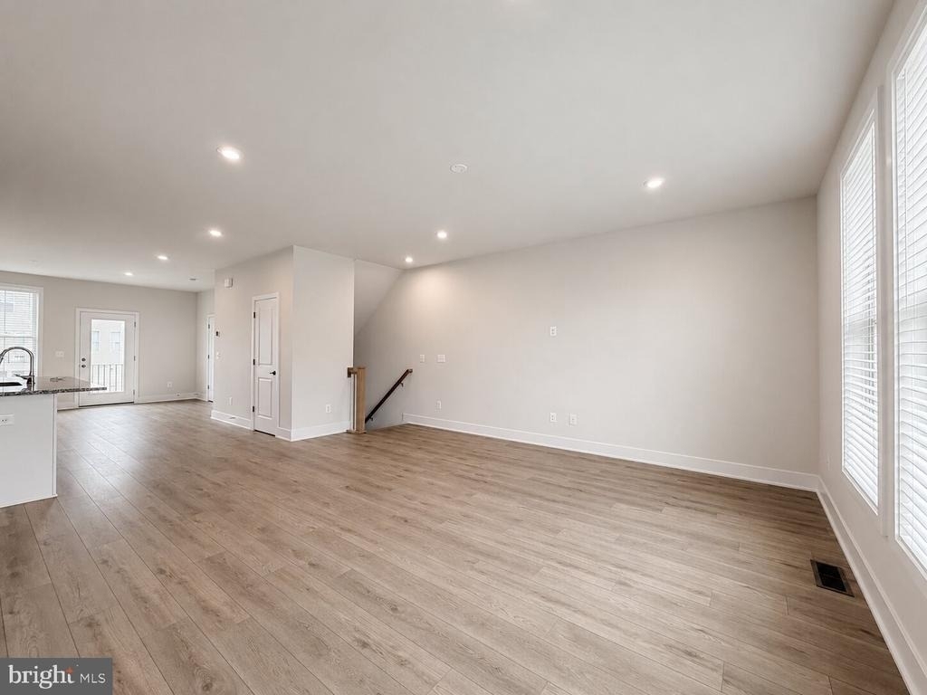 135 Heyford Dr - Photo 23