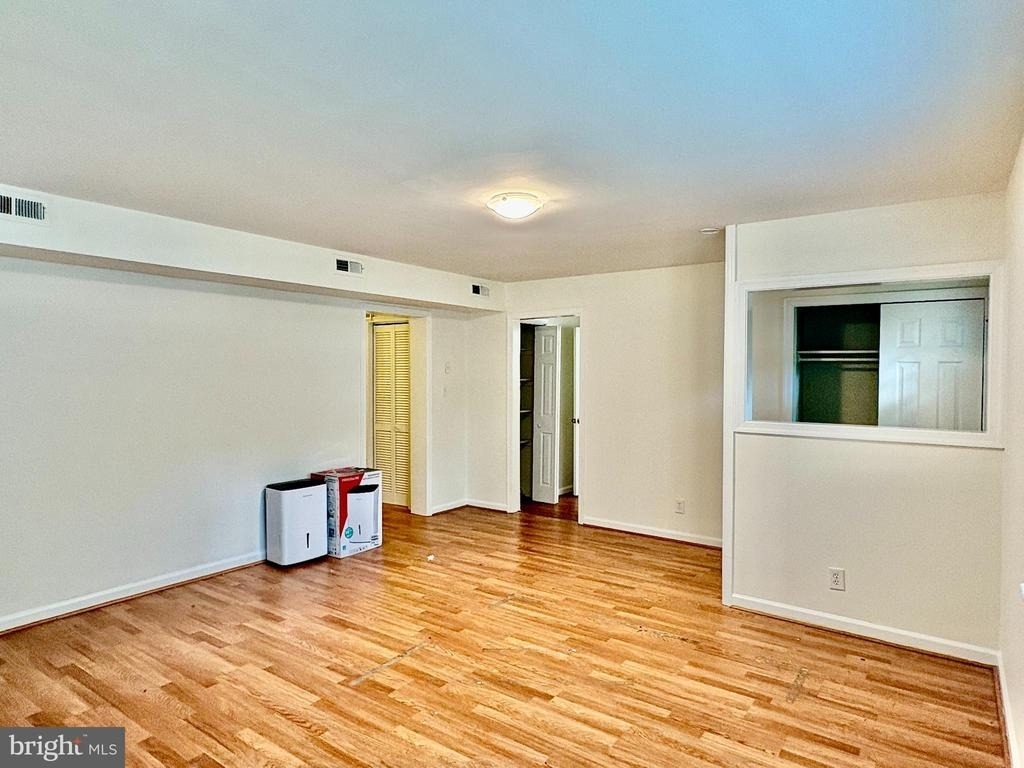 1316 Rowe Street - Photo 4