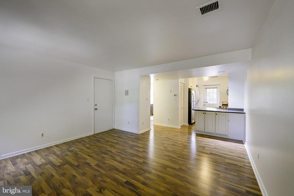 1403 E Abingdon Drive - Photo 6
