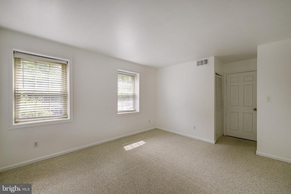 1403 E Abingdon Drive - Photo 14