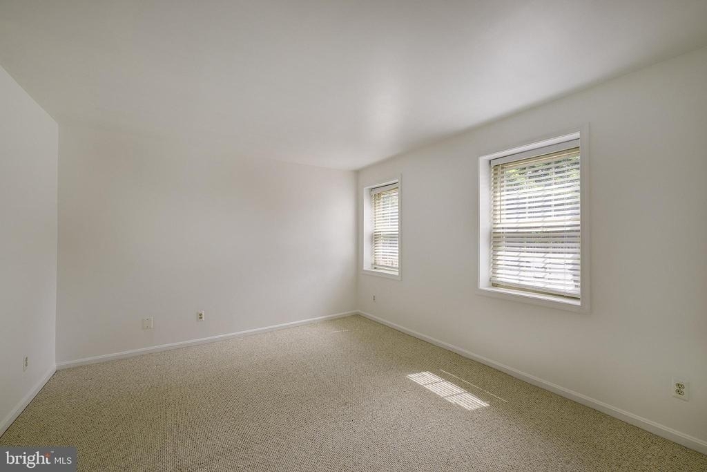 1403 E Abingdon Drive - Photo 16