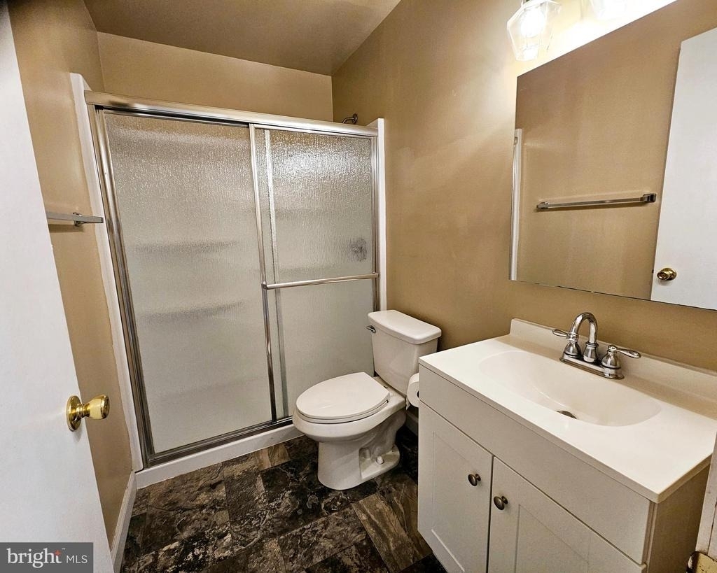 2417 Barracks - Photo 7