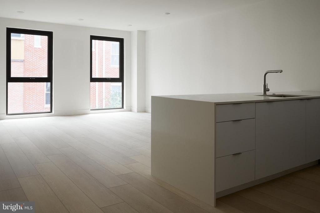 2007 Cambridge Street - Photo 6