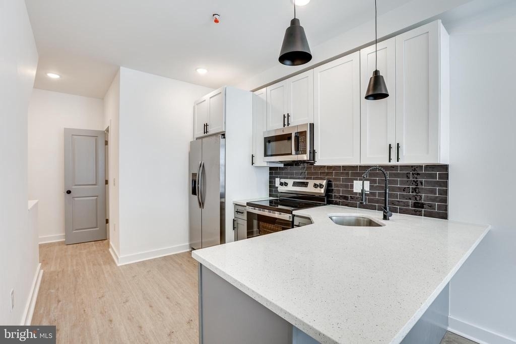 922 W Arizona Street - Photo 0