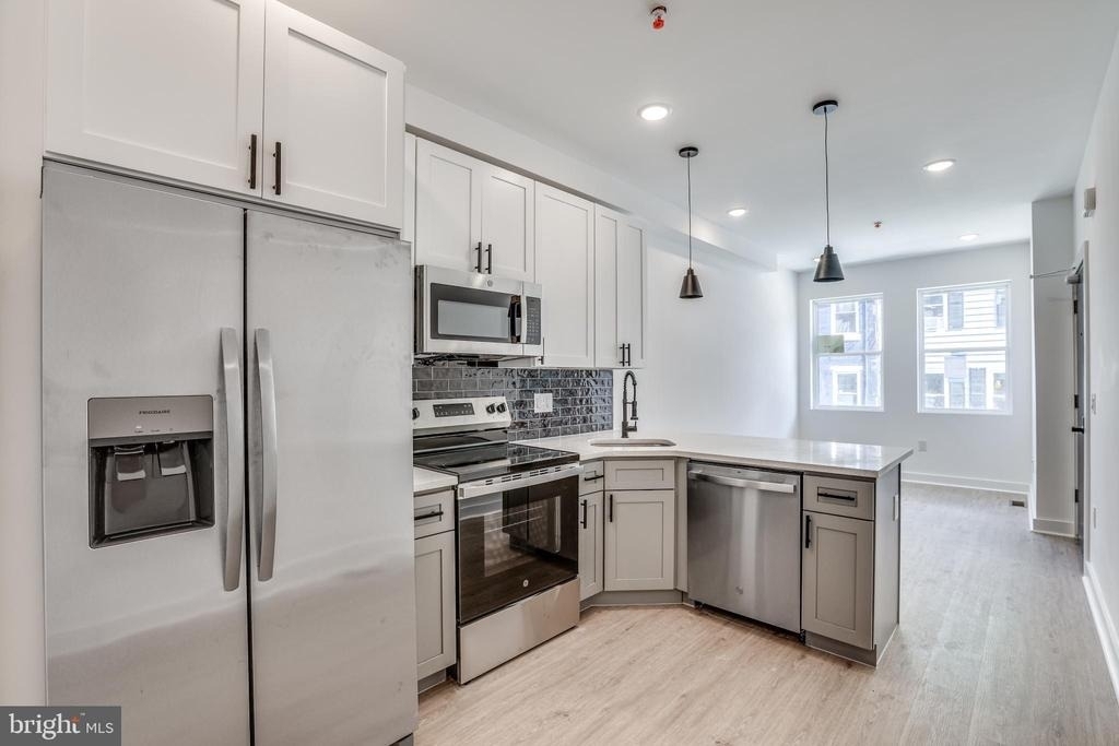 922 W Arizona Street - Photo 3