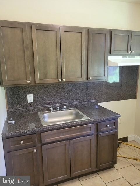 4818 Tackawanna Street - Photo 2
