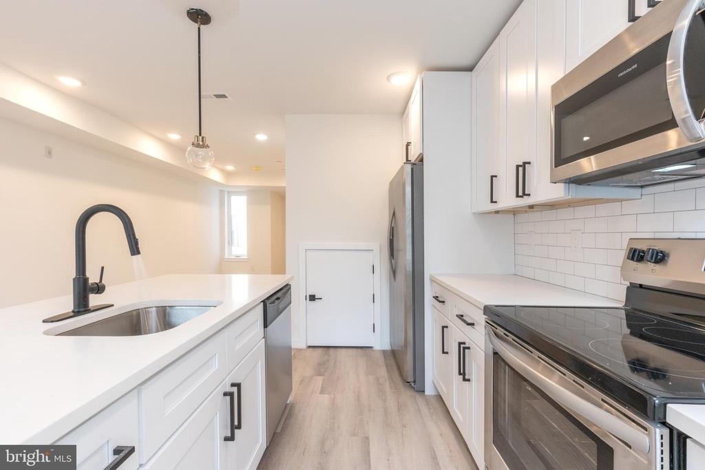 2120 W Master Street - Photo 7