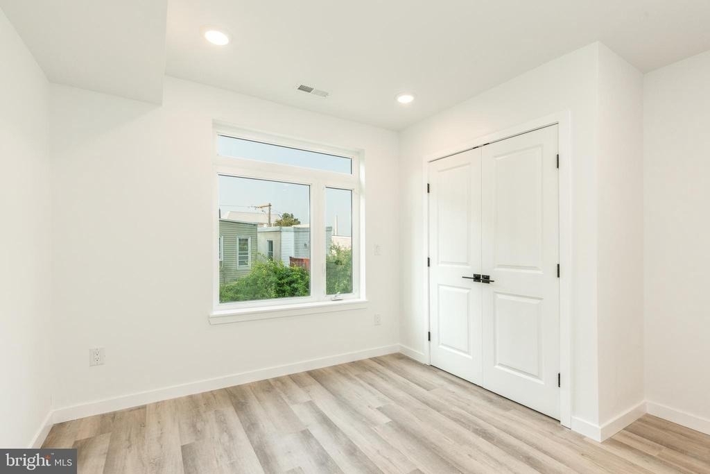 2120 W Master Street - Photo 23