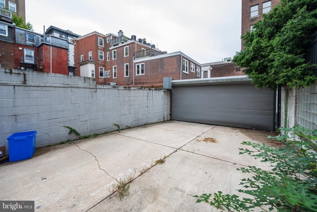 1310 Spruce Street - Photo 11
