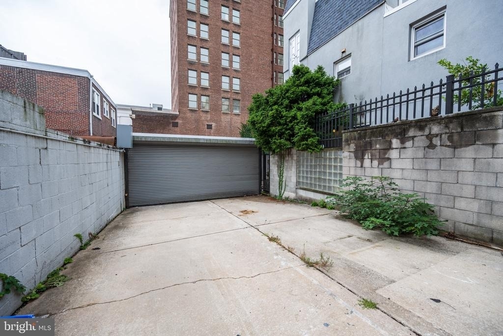 1310 Spruce Street - Photo 10