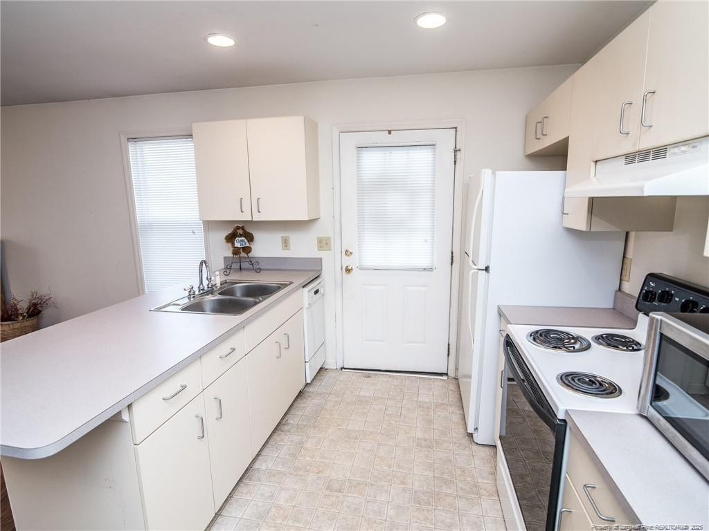 406 Britt Street - Photo 3