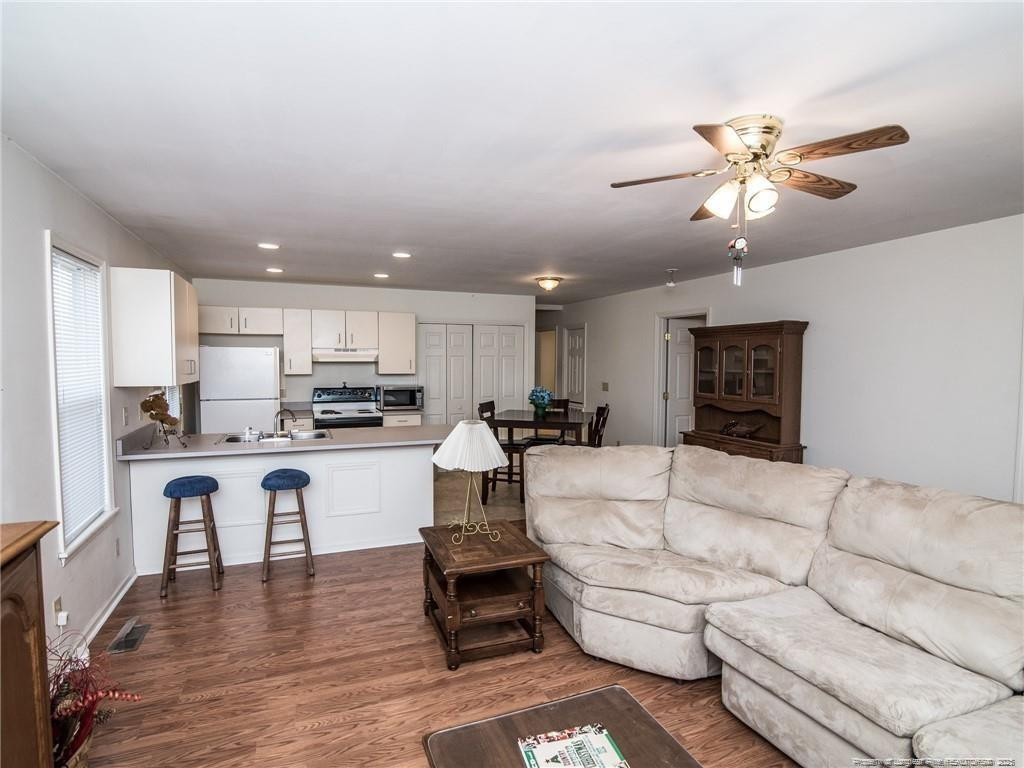 406 Britt Street - Photo 8