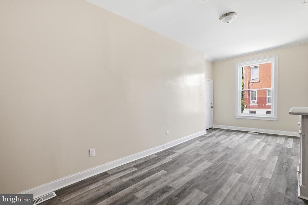 632 W Cumberland Street - Photo 2