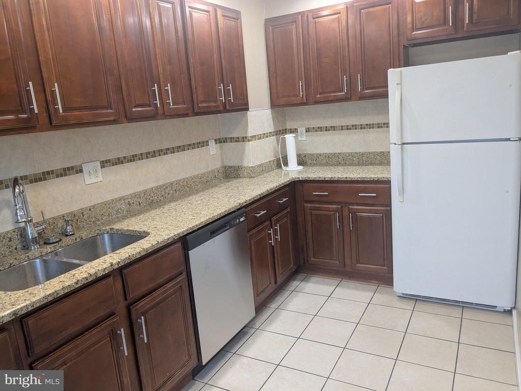 963 E Godfrey Avenue - Photo 4