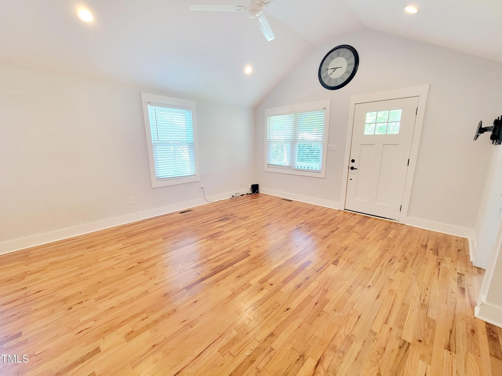805 Coleman Street - Photo 4