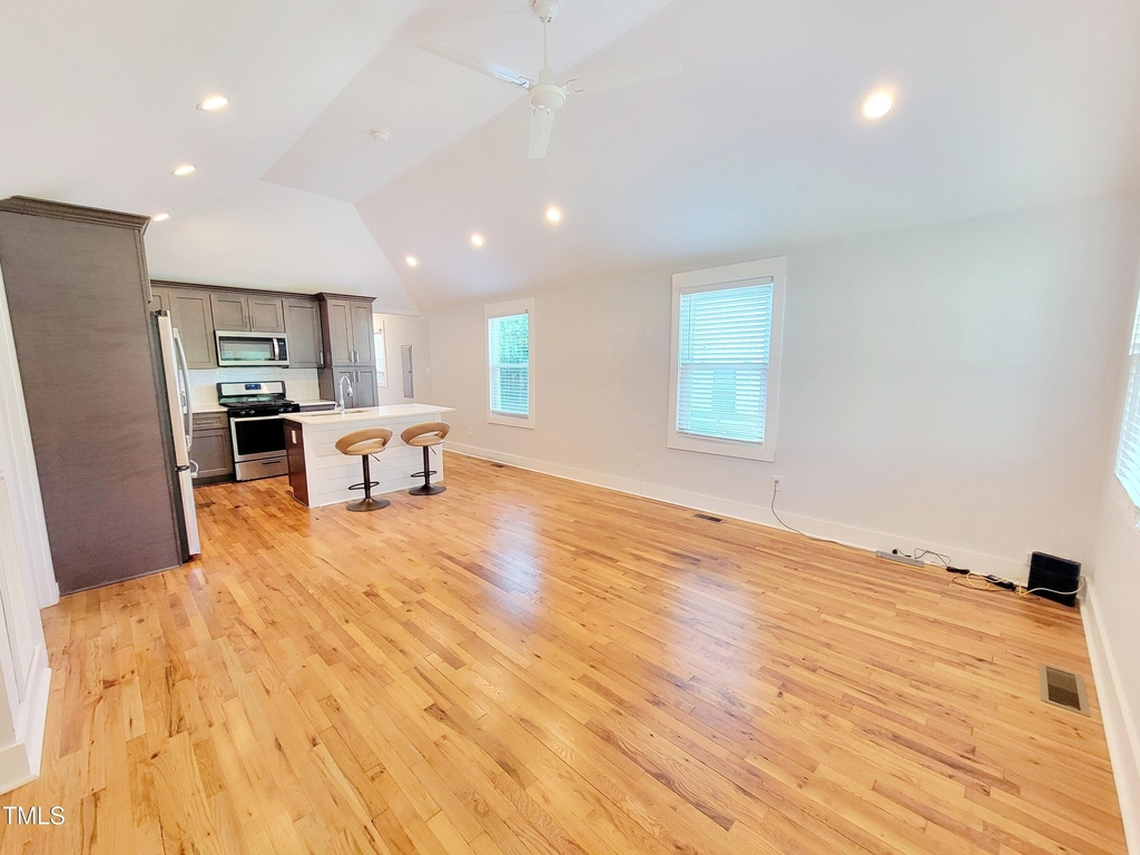 805 Coleman Street - Photo 1