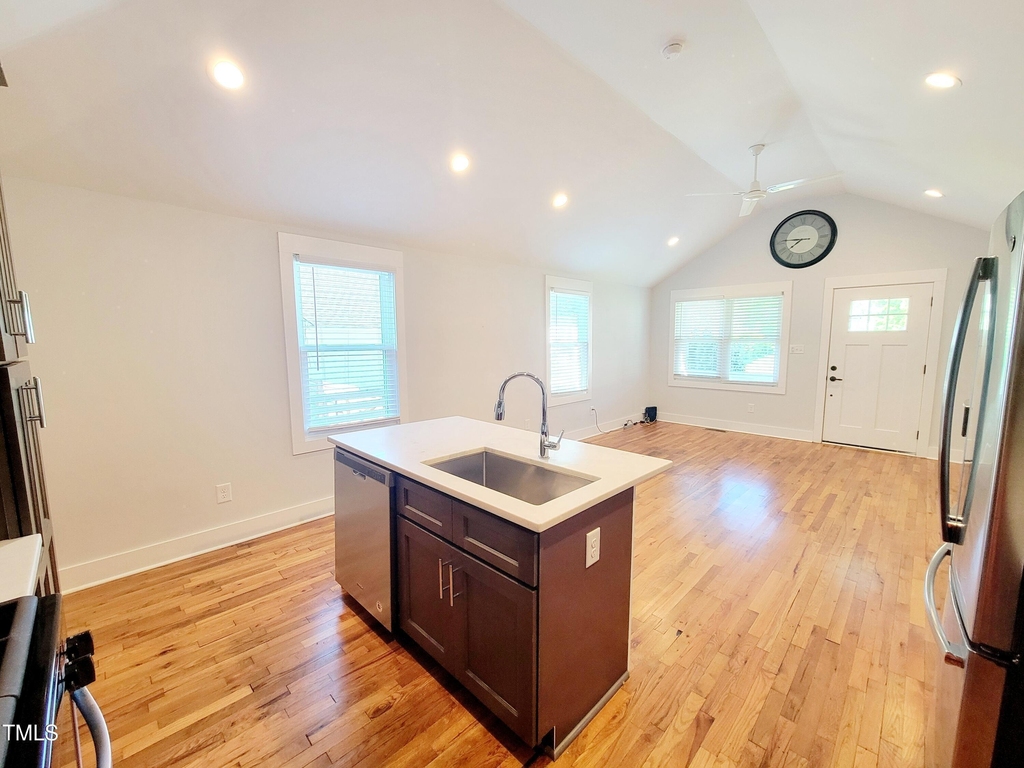 805 Coleman Street - Photo 8