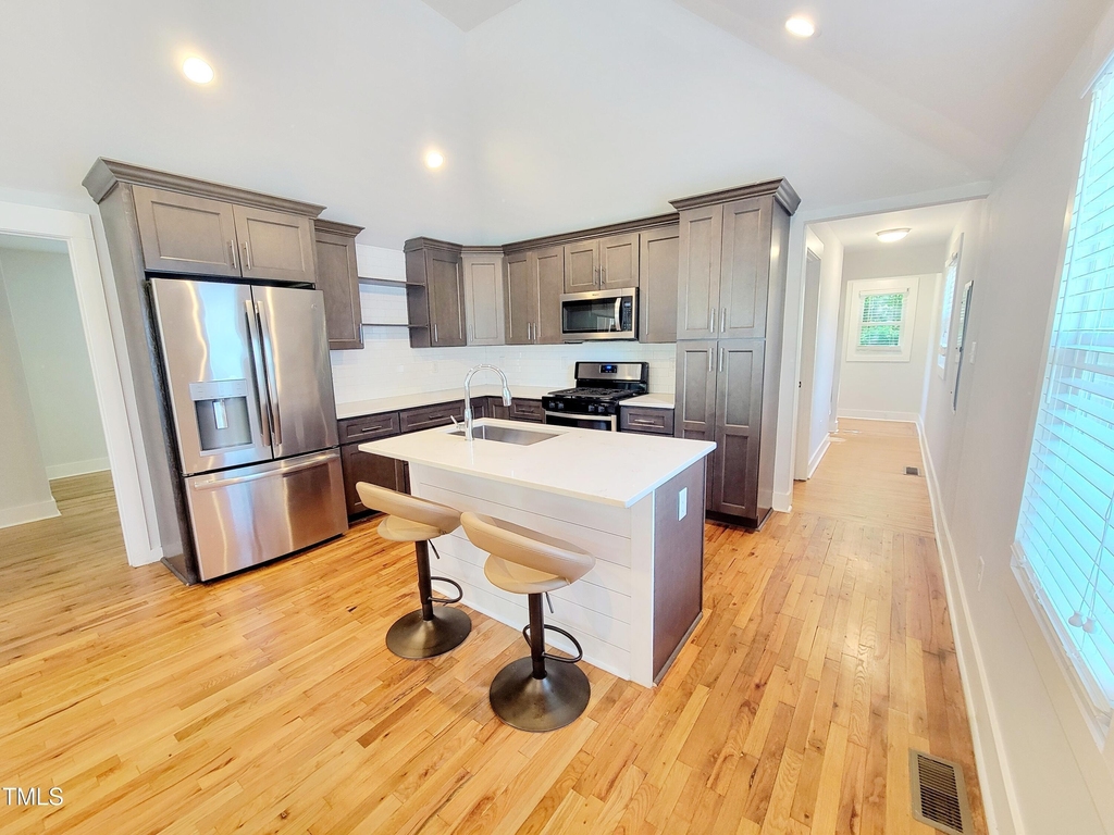 805 Coleman Street - Photo 6