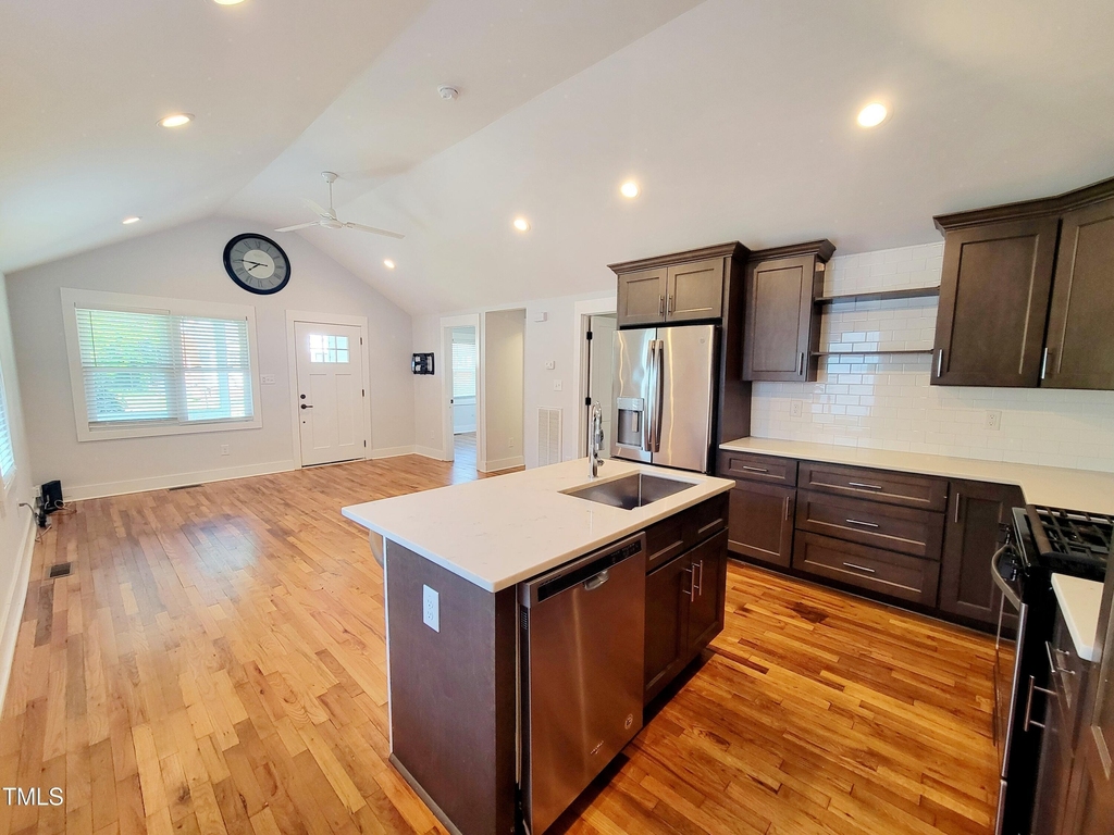 805 Coleman Street - Photo 7