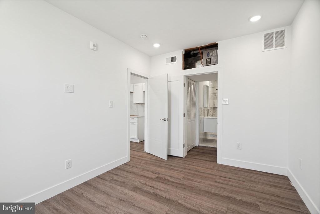 5164 Ridge Avenue - Photo 4