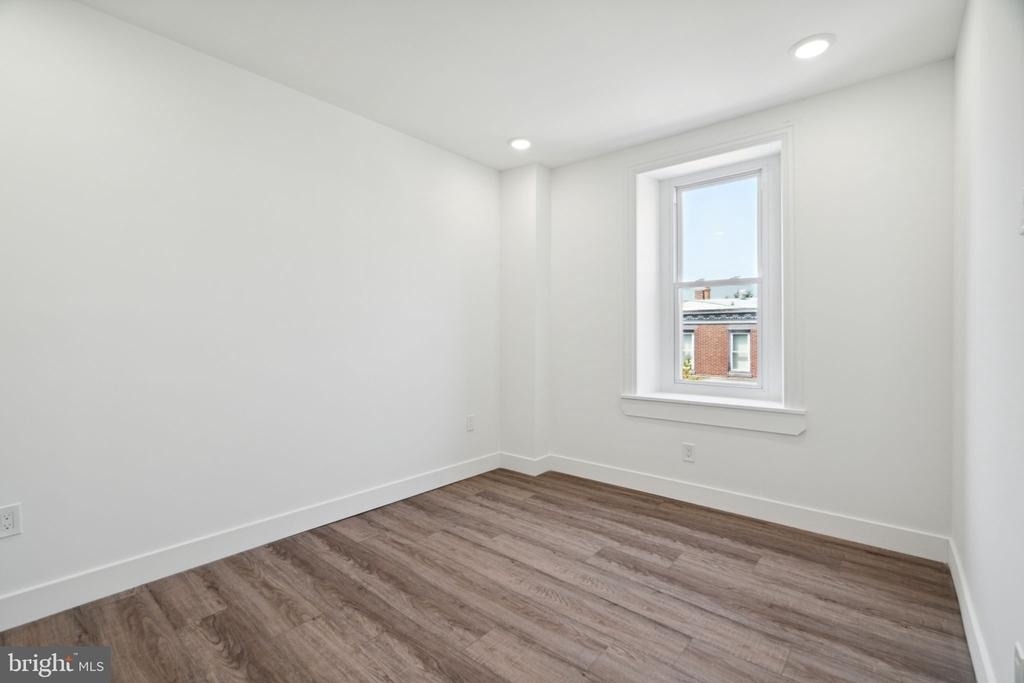 5164 Ridge Avenue - Photo 6