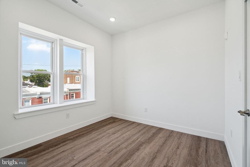 5164 Ridge Avenue - Photo 2