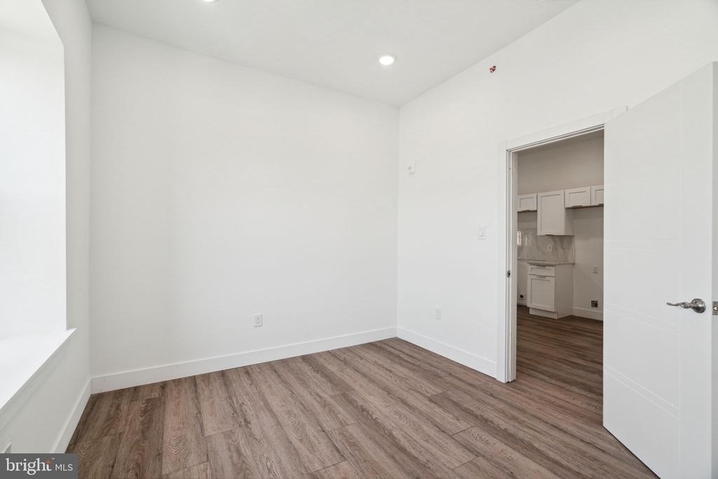 5164 Ridge Avenue - Photo 3