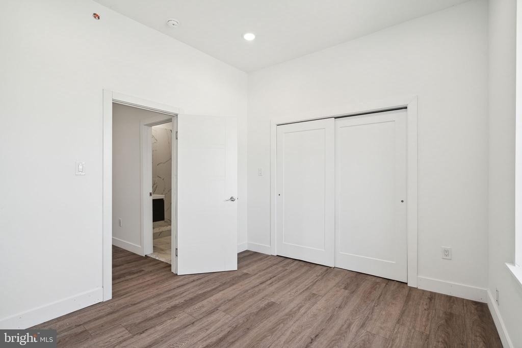 5164 Ridge Avenue - Photo 4