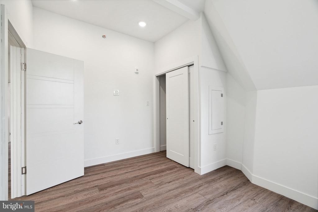 5164 Ridge Avenue - Photo 9