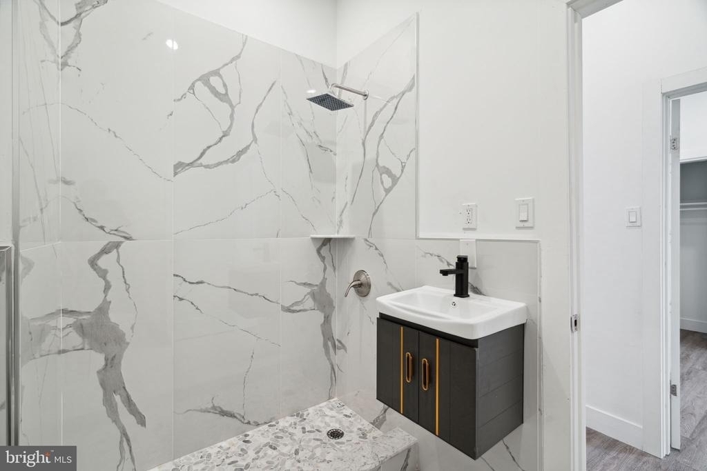 5164 Ridge Avenue - Photo 15