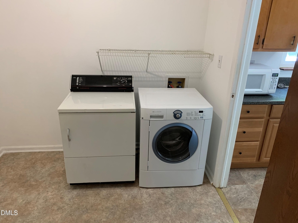 2600 Courier Court - Photo 8