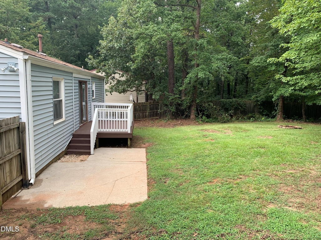 2600 Courier Court - Photo 3