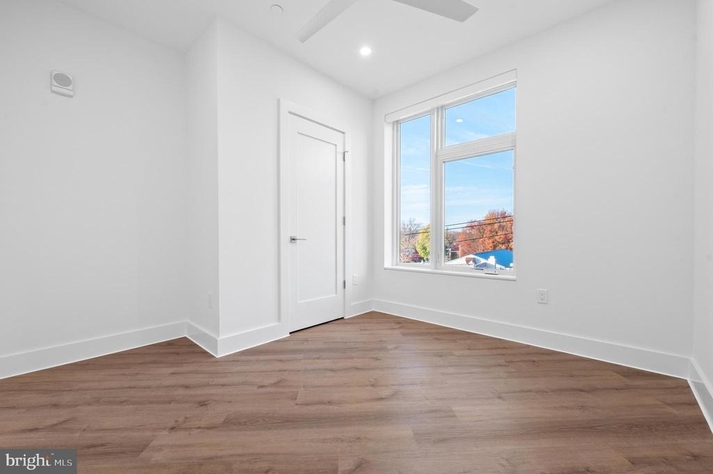 650 Montgomery Avenue - Photo 27