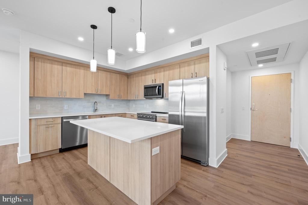 650 Montgomery Avenue - Photo 1