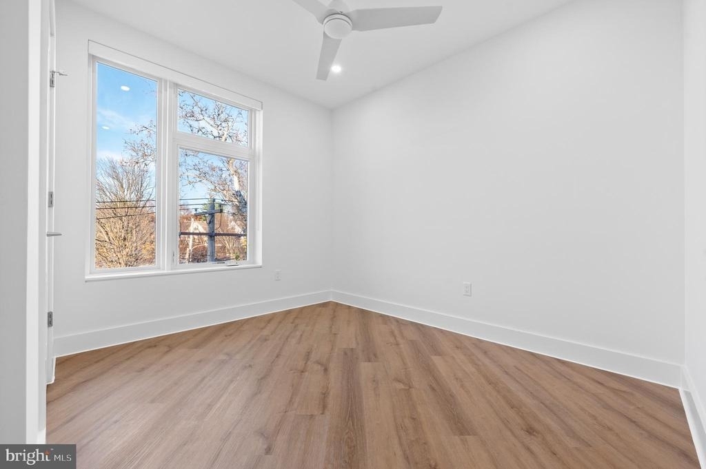 650 Montgomery Avenue - Photo 26