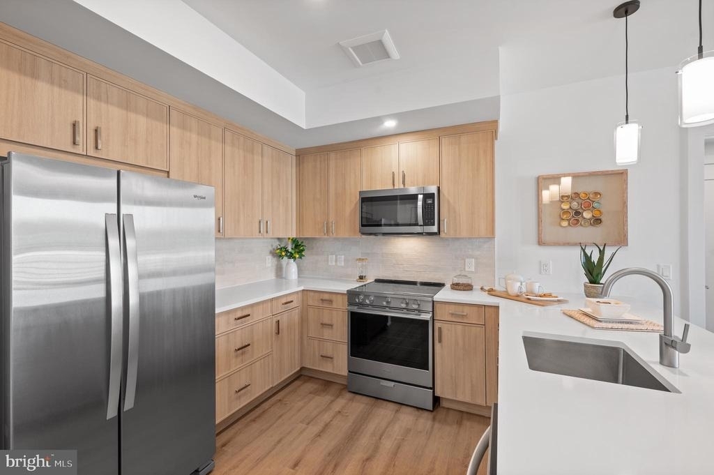 650 Montgomery Avenue - Photo 5