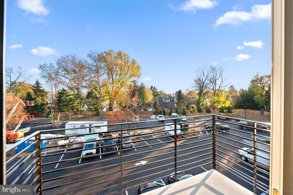 650 Montgomery Avenue - Photo 18