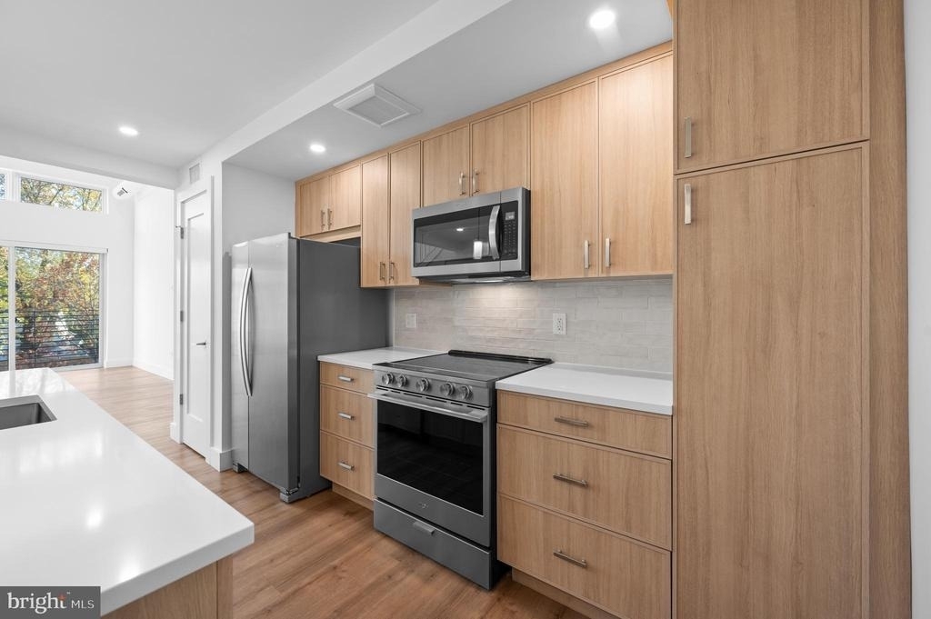 650 Montgomery Avenue - Photo 14