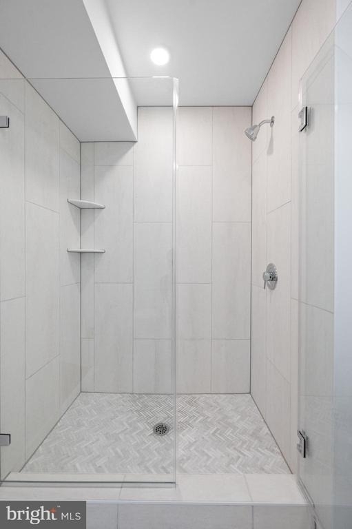 650 Montgomery Avenue - Photo 23