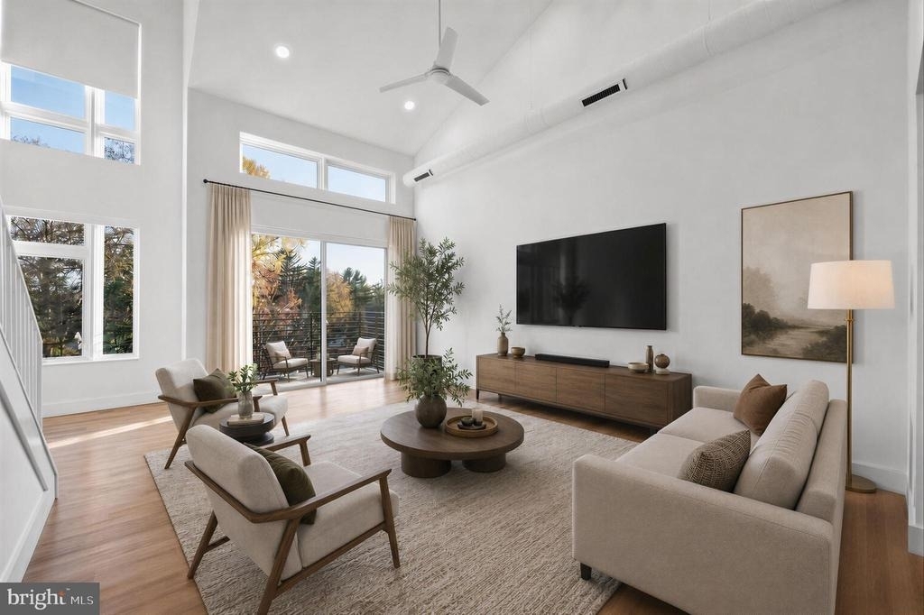 650 Montgomery Avenue - Photo 2