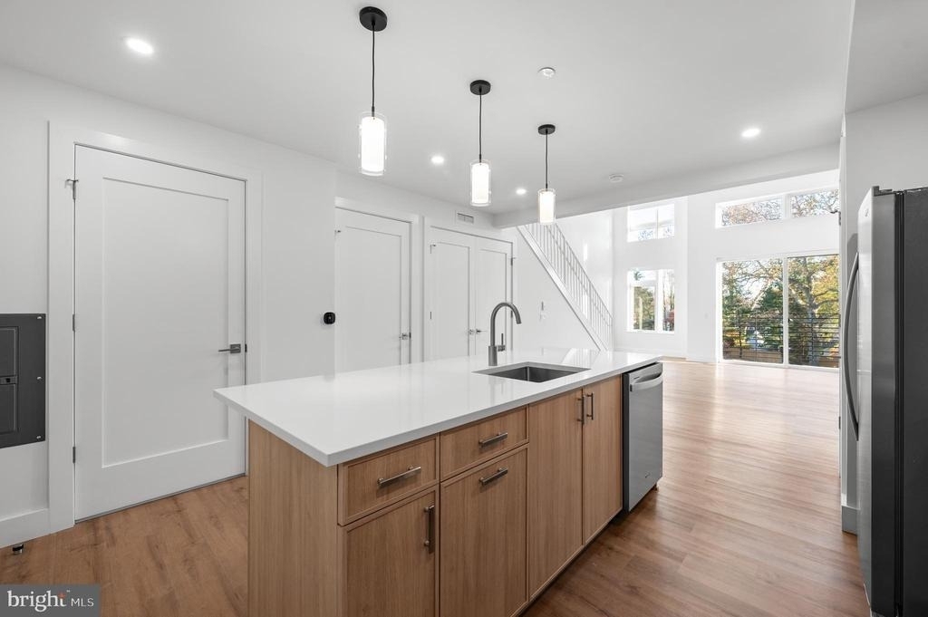 650 Montgomery Avenue - Photo 15