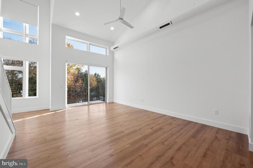650 Montgomery Avenue - Photo 3