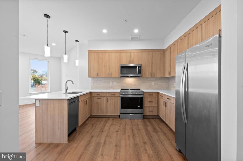 650 Montgomery Avenue - Photo 5