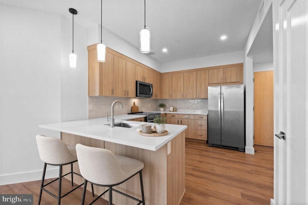 650 Montgomery Avenue - Photo 3