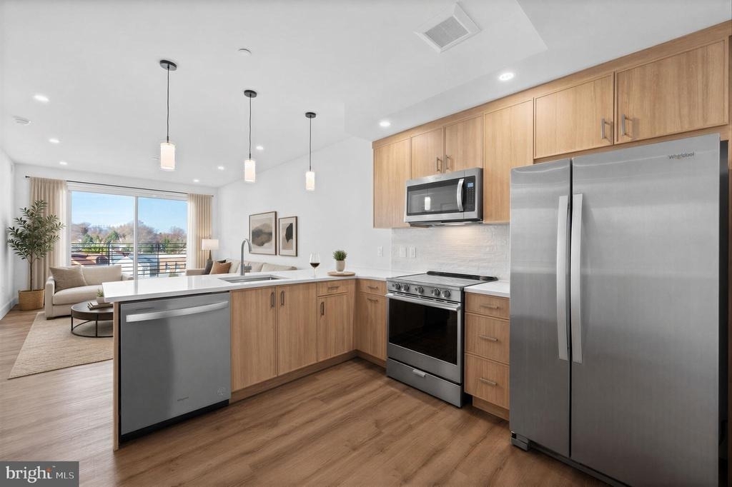 650 Montgomery Avenue - Photo 14