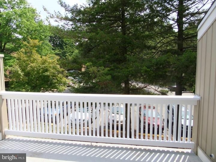 1700 Oakwood Terrace - Photo 10