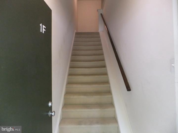 1700 Oakwood Terrace - Photo 1
